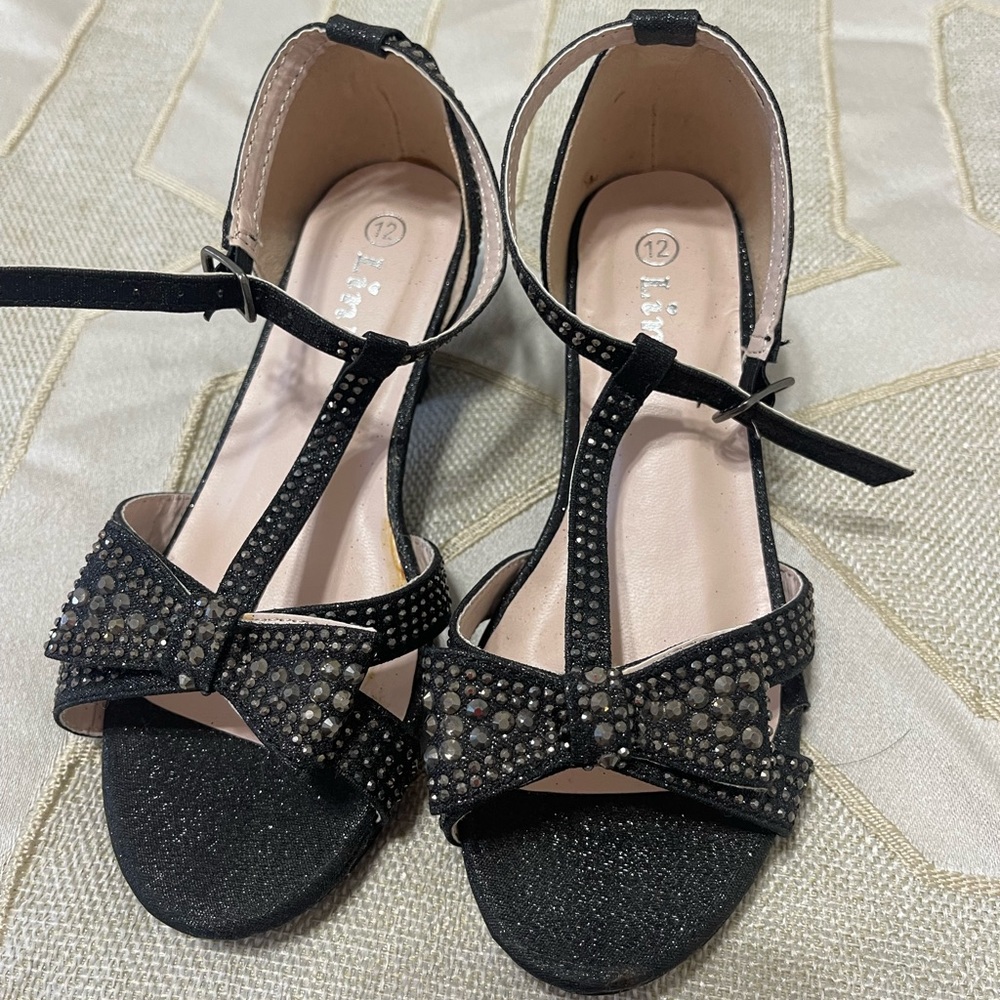 Girl shoes
